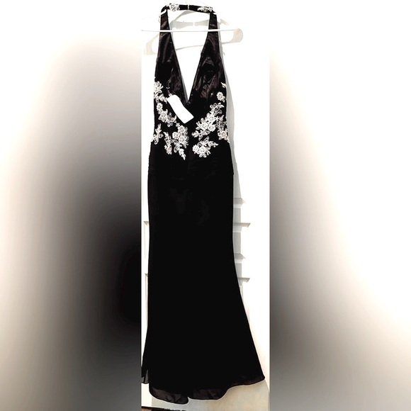 NWT Tiffany Designs Floral Embellished Plunging V-Neck Halter Gown Front Sash B2 - Picture 6 of 12